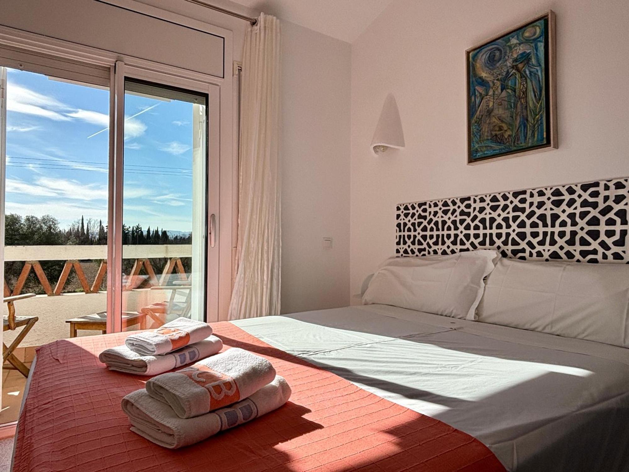 ל'אסטרטיט Casas Plus Costa Brava מראה חיצוני תמונה