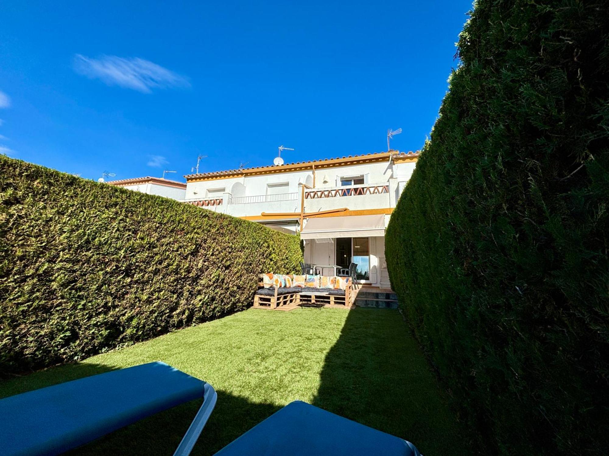 ל'אסטרטיט Casas Plus Costa Brava מראה חיצוני תמונה