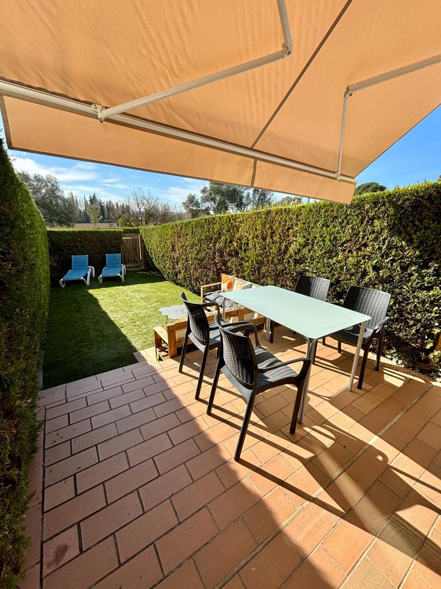 ל'אסטרטיט Casas Plus Costa Brava מראה חיצוני תמונה