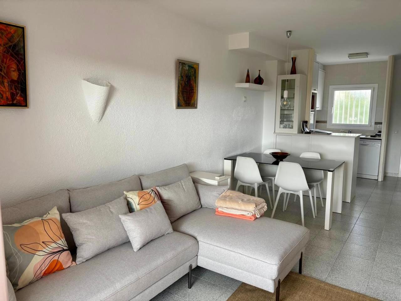 ל'אסטרטיט Casas Plus Costa Brava מראה חיצוני תמונה